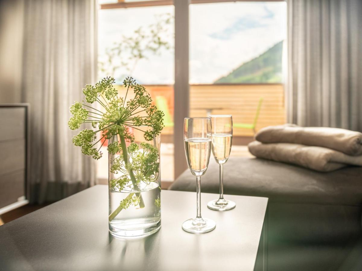 Der Sonnberg Alpinlodges - Apartments Mit Seeblick, Privater Sauna Und Self Check-In 滨湖采尔 外观 照片
