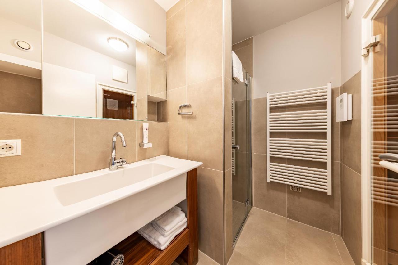 Der Sonnberg Alpinlodges - Apartments Mit Seeblick, Privater Sauna Und Self Check-In 滨湖采尔 外观 照片